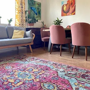 3 Bedroom Well Connected Family Free Parking , Edinburgh United Kingdom